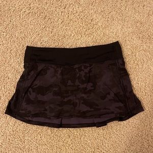 Lululemon Skirt Black Camo Size 6 Never worn